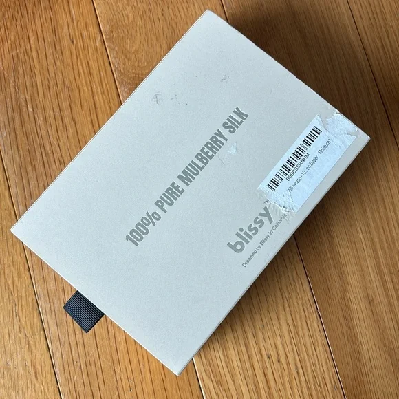 Blissy standard white pillow case 100% pure Mulberry silk - Picture 6 of 7